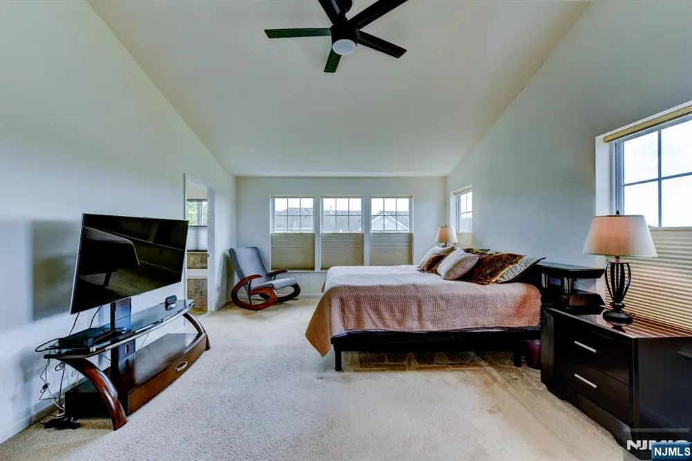 14 Lupine Lane Allamuchy, NJ 07840