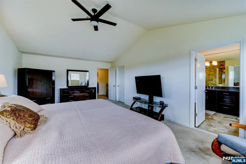 14 Lupine Lane Allamuchy, NJ 07840