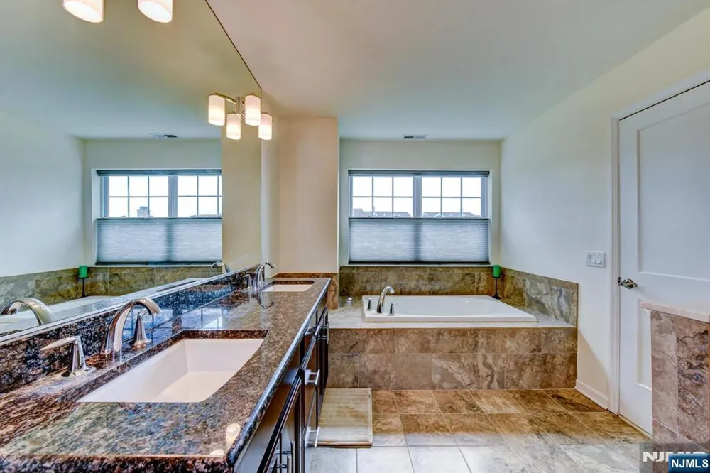 14 Lupine Lane Allamuchy, NJ 07840