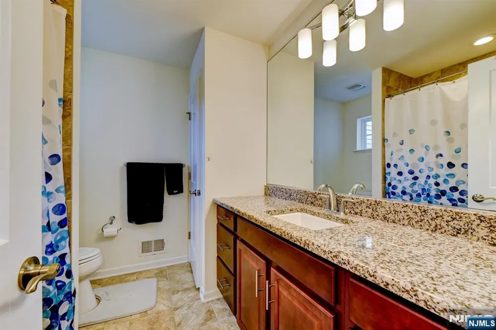14 Lupine Lane Allamuchy, NJ 07840