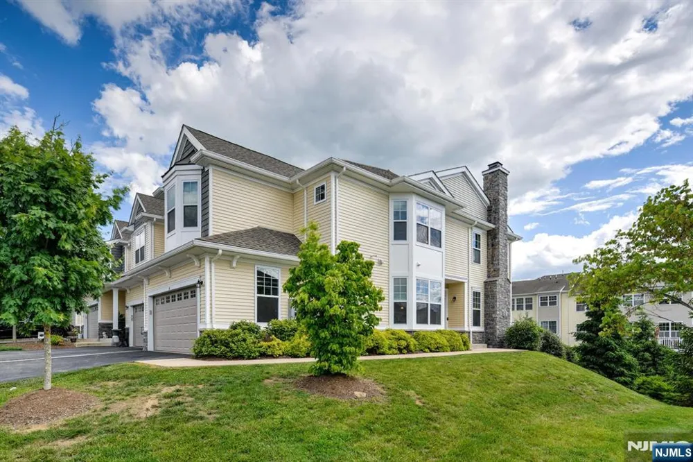 14 Lupine Lane Allamuchy, NJ 07840