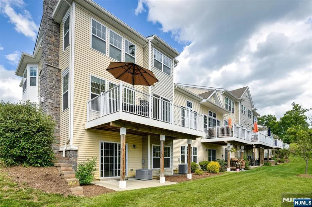 14 Lupine Lane Allamuchy, NJ 07840