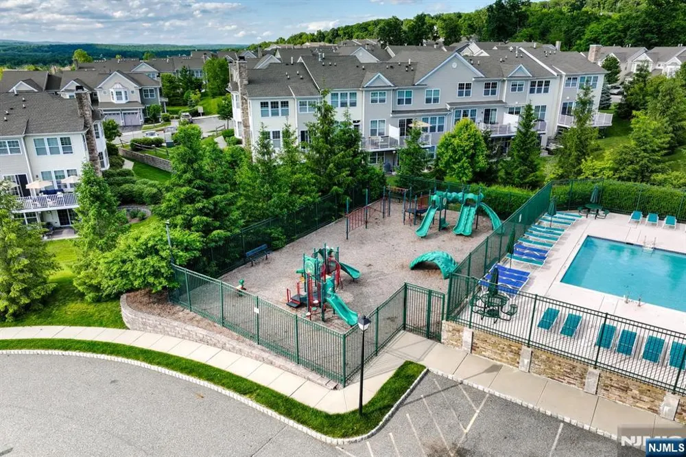 14 Lupine Lane Allamuchy, NJ 07840