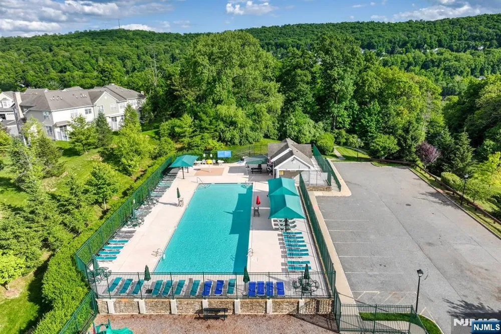 14 Lupine Lane Allamuchy, NJ 07840
