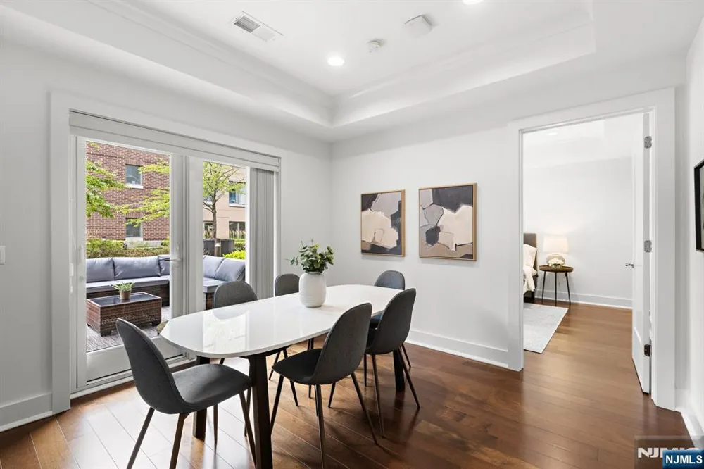 150 Henley Place 213 Weehawken, NJ 07086