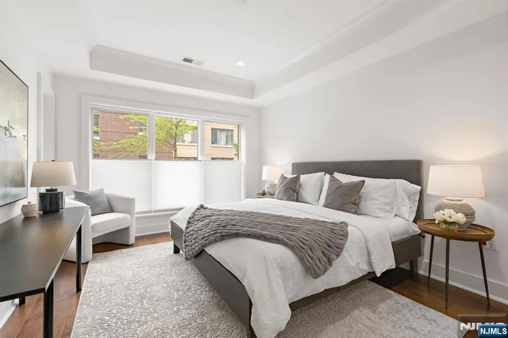 150 Henley Place 213 Weehawken, NJ 07086