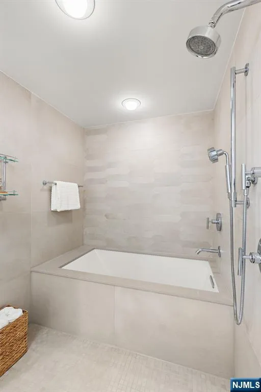 150 Henley Place 213 Weehawken, NJ 07086