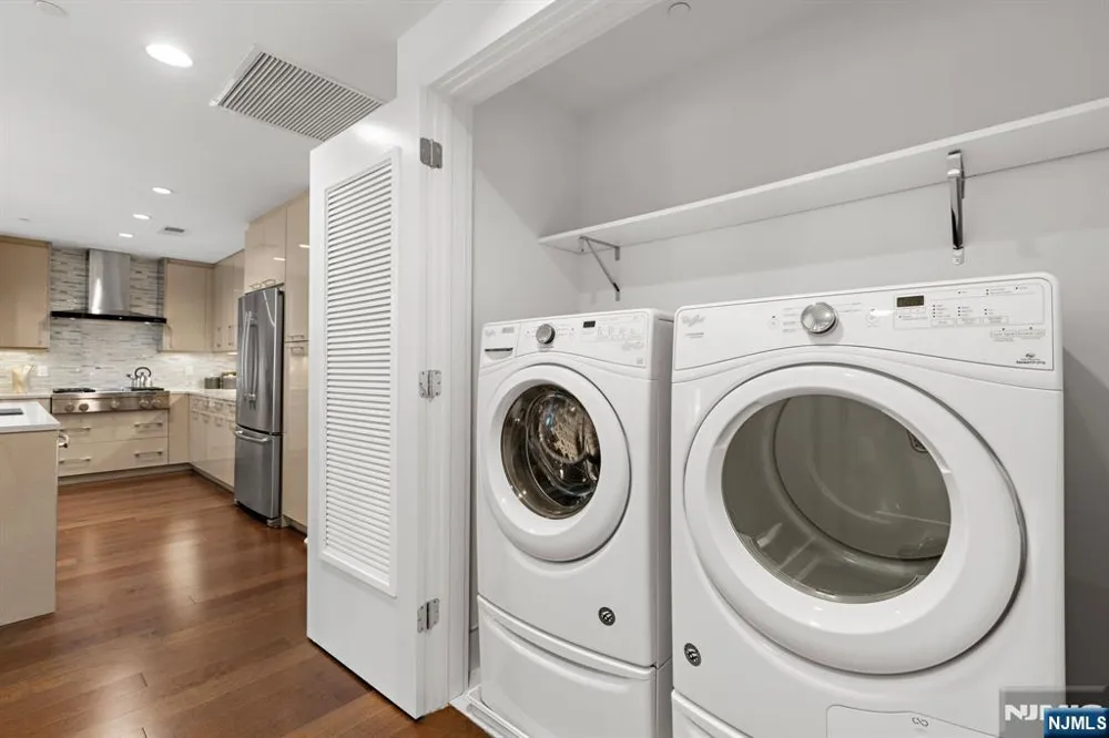 150 Henley Place 213 Weehawken, NJ 07086