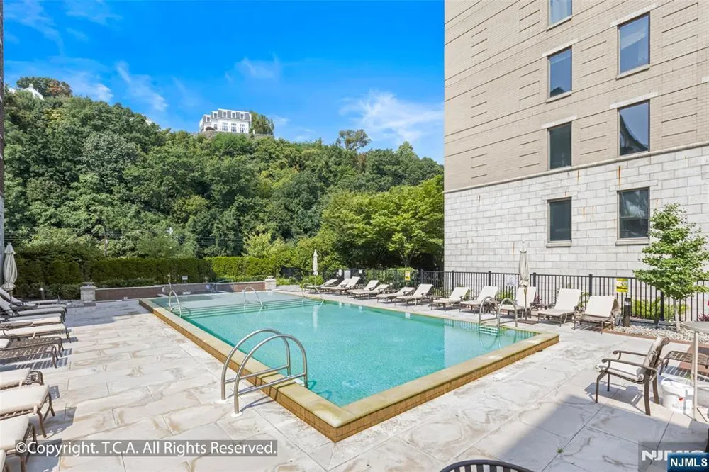150 Henley Place 213 Weehawken, NJ 07086