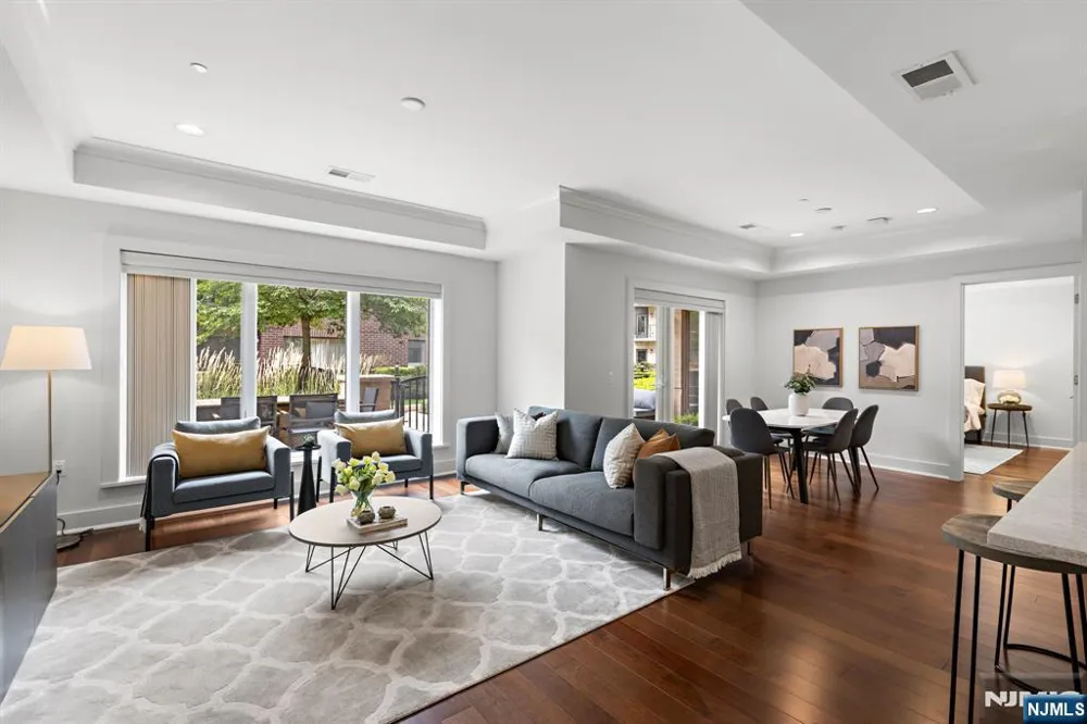 150 Henley Place 213 Weehawken, NJ 07086