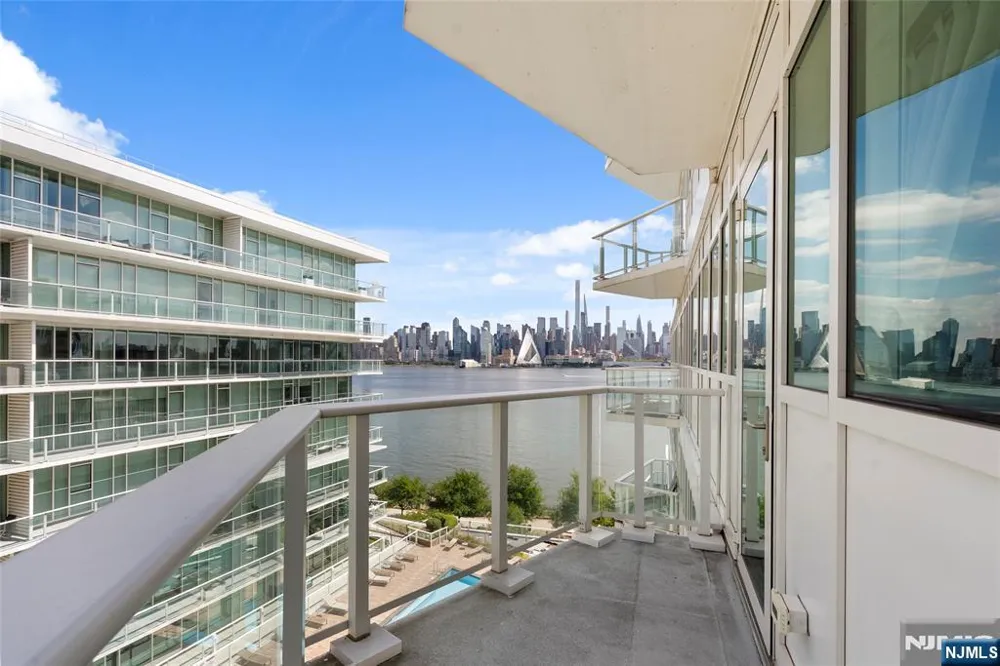 800 Ave At Port Imperial Boulevard 816 Weehawken, NJ 07086