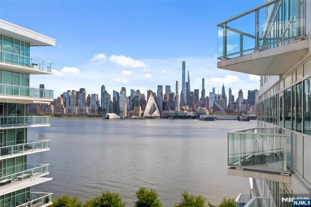 800 Ave At Port Imperial Boulevard 816 Weehawken, NJ 07086