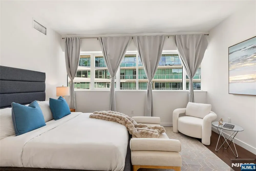 800 Ave At Port Imperial Boulevard 816 Weehawken, NJ 07086