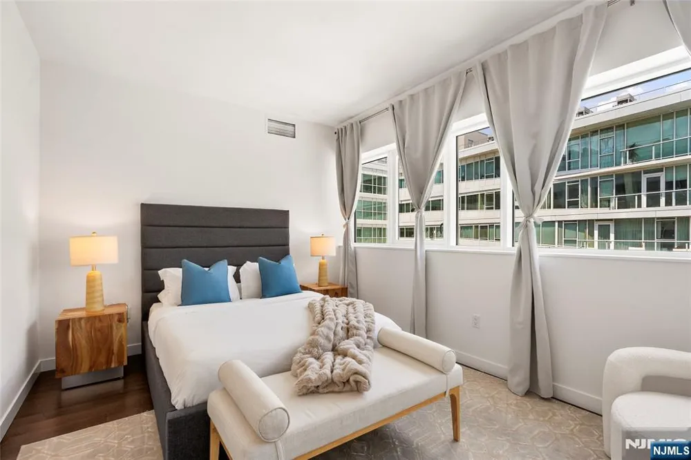 800 Ave At Port Imperial Boulevard 816 Weehawken, NJ 07086