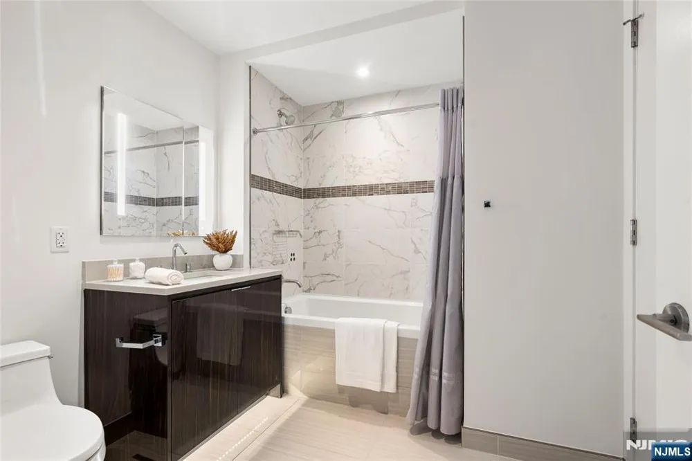 800 Ave At Port Imperial Boulevard 816 Weehawken, NJ 07086