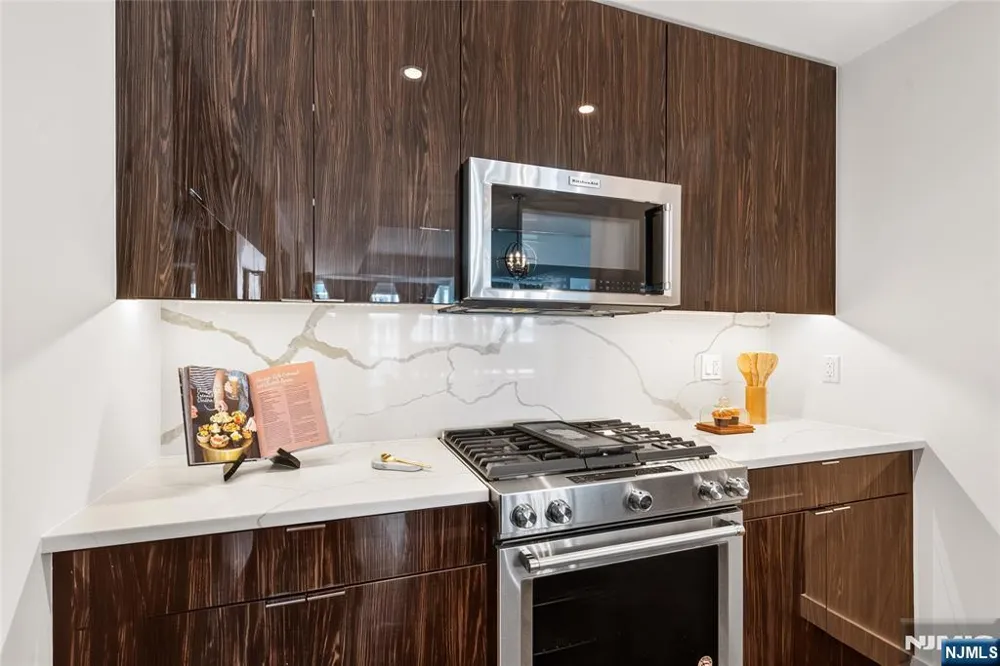 800 Ave At Port Imperial Boulevard 816 Weehawken, NJ 07086