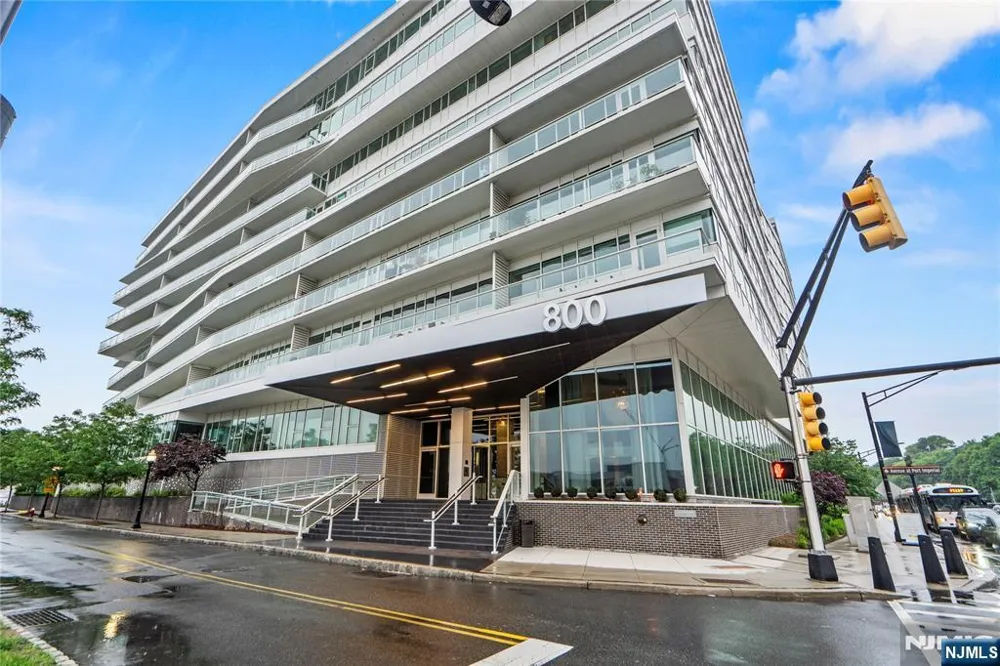 800 Ave At Port Imperial Boulevard 816 Weehawken, NJ 07086
