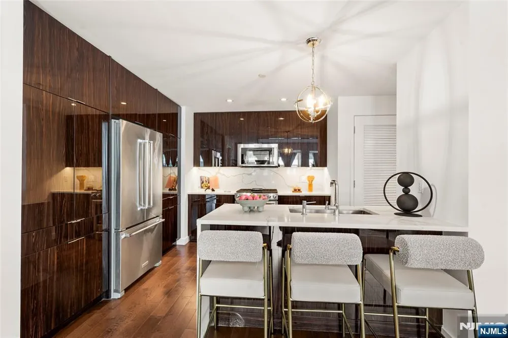 800 Ave At Port Imperial Boulevard 816 Weehawken, NJ 07086