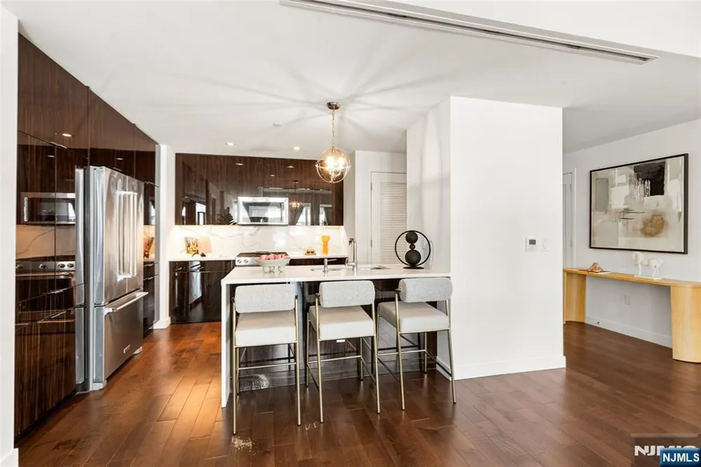 800 Ave At Port Imperial Boulevard 816 Weehawken, NJ 07086