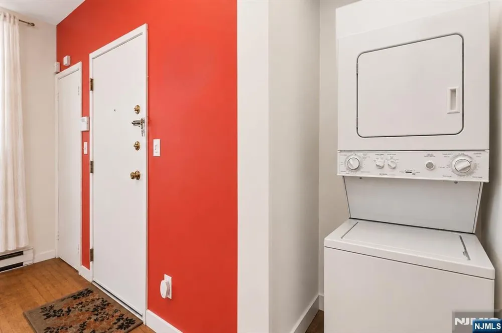 111 Mallory Avenue 2 Jersey City, NJ 07304
