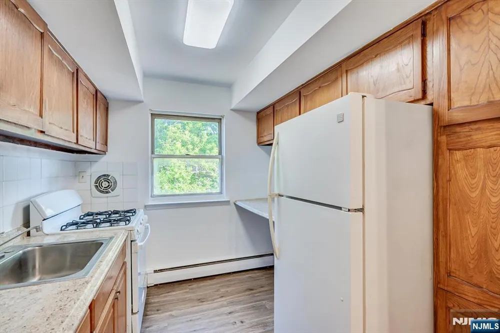 55 Gills Lane 28 Woodbridge, NJ 08830