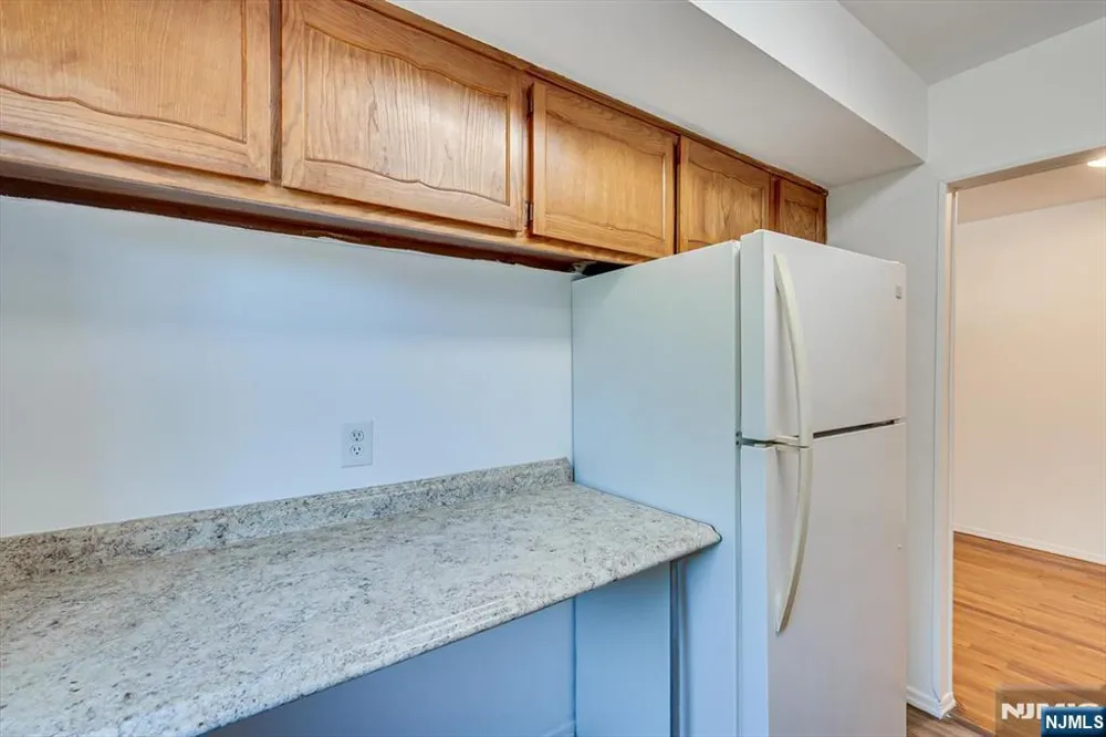 55 Gills Lane 28 Woodbridge, NJ 08830