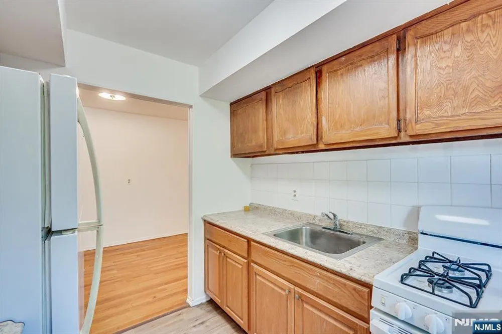 55 Gills Lane 28 Woodbridge, NJ 08830