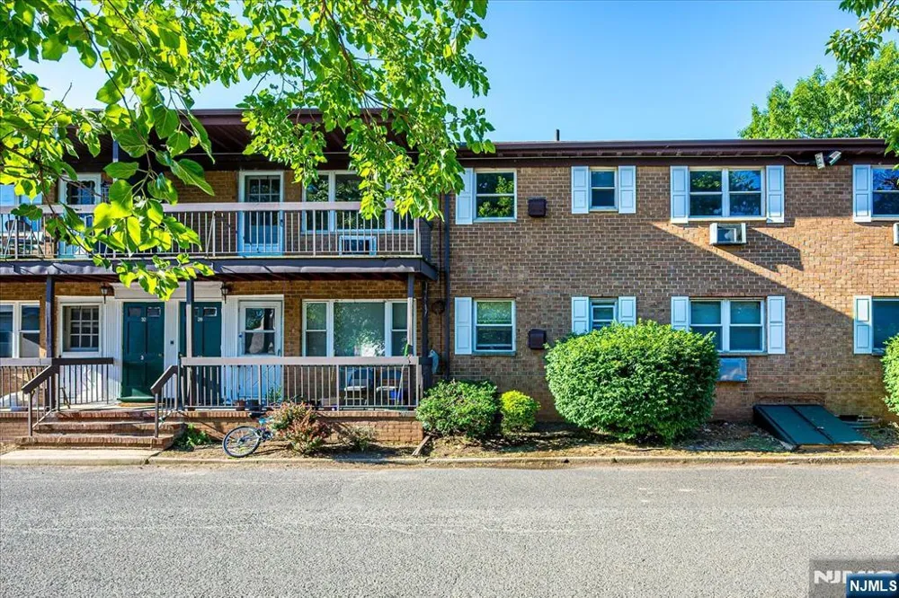 55 Gills Lane 28 Woodbridge, NJ 08830