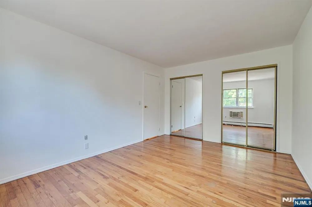 55 Gills Lane 28 Woodbridge, NJ 08830