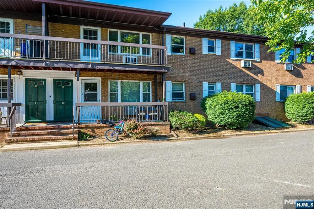 55 Gills Lane 28 Woodbridge, NJ 08830