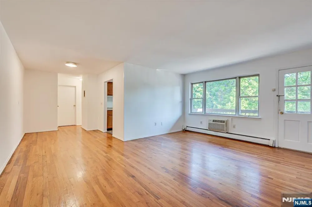 55 Gills Lane 28 Woodbridge, NJ 08830