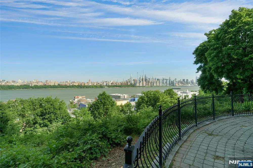 7855 Boulevard East 5K North Bergen, NJ 07047