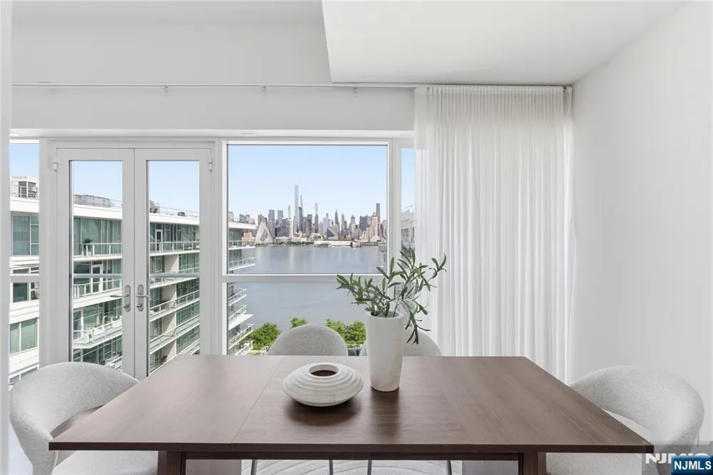 800 Ave At Port Imperial Boulevard 1010 Weehawken, NJ 07086