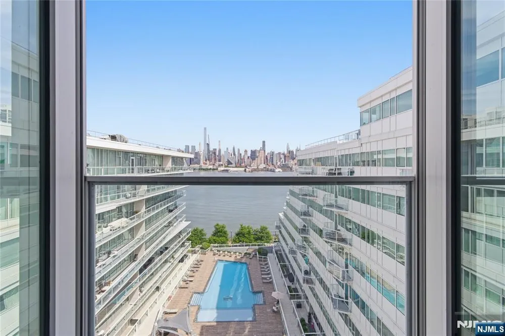 800 Ave At Port Imperial Boulevard 1010 Weehawken, NJ 07086