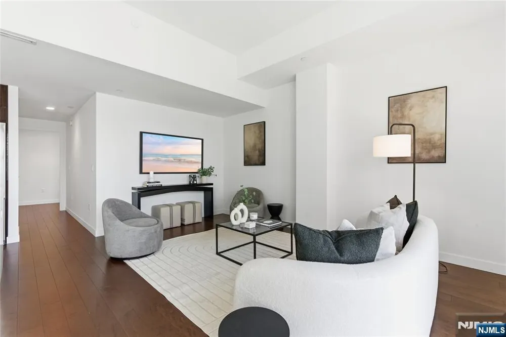 800 Ave At Port Imperial Boulevard 1010 Weehawken, NJ 07086
