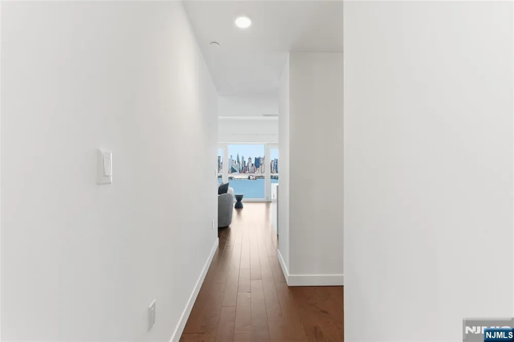 800 Ave At Port Imperial Boulevard 1010 Weehawken, NJ 07086