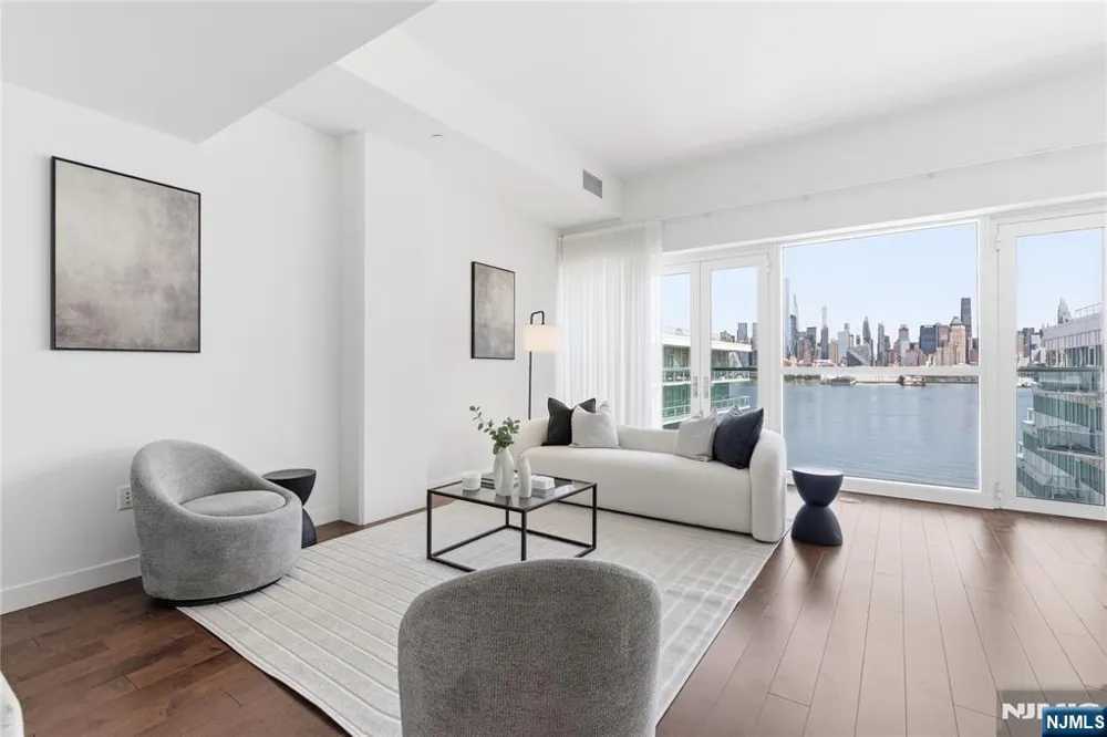 800 Ave At Port Imperial Boulevard 1010 Weehawken, NJ 07086