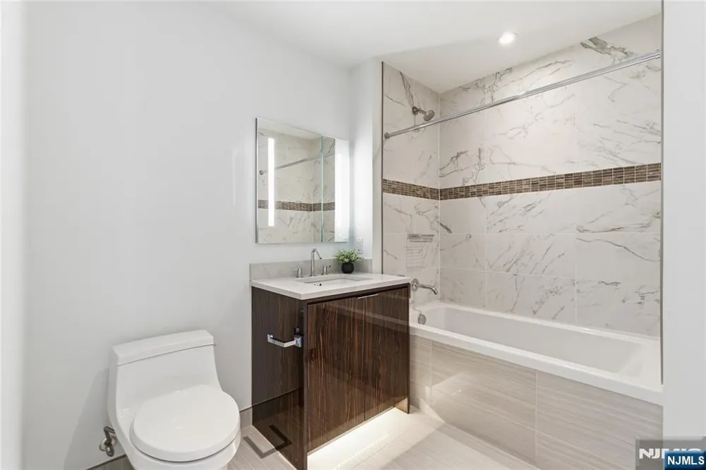 800 Ave At Port Imperial Boulevard 1010 Weehawken, NJ 07086