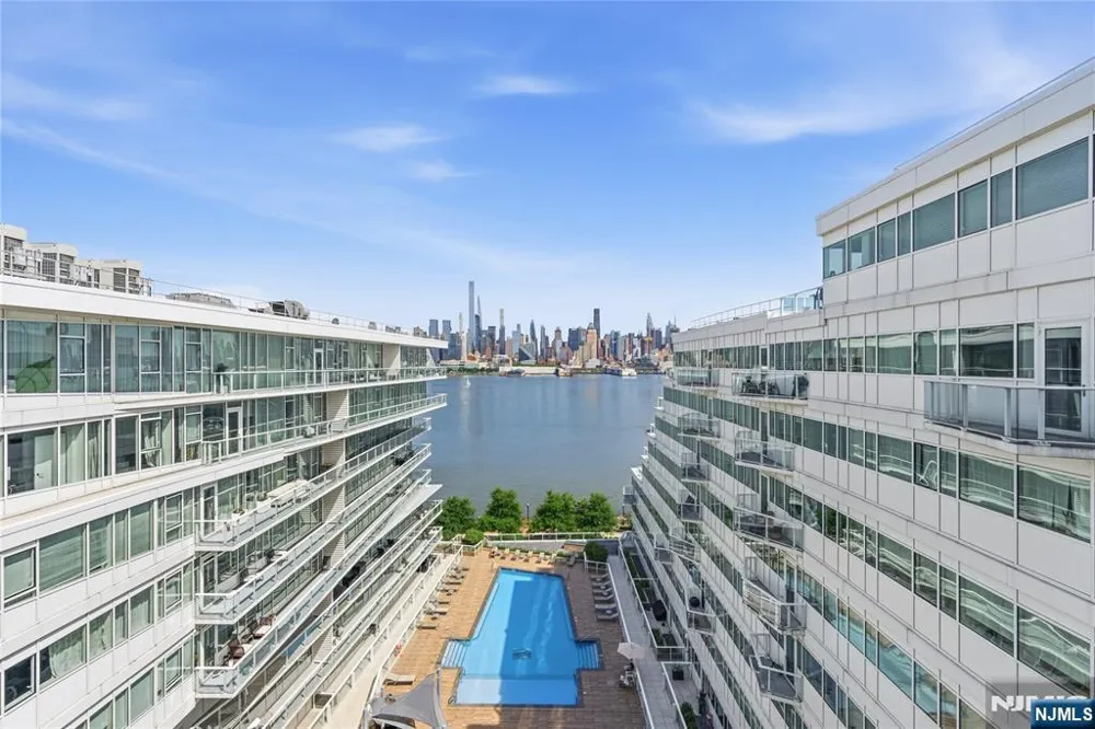 800 Ave At Port Imperial Boulevard 1010 Weehawken, NJ 07086