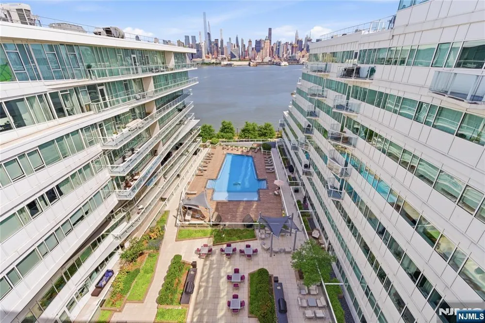 800 Ave At Port Imperial Boulevard 1010 Weehawken, NJ 07086
