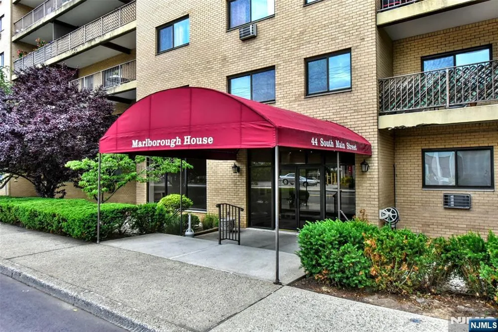 44 Main Street 6F Lodi, NJ 07644