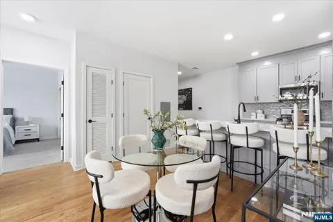 660 Bloomfield Avenue 402