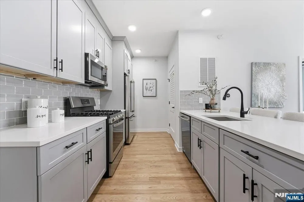 660 Bloomfield Avenue 402 Bloomfield, NJ 07003