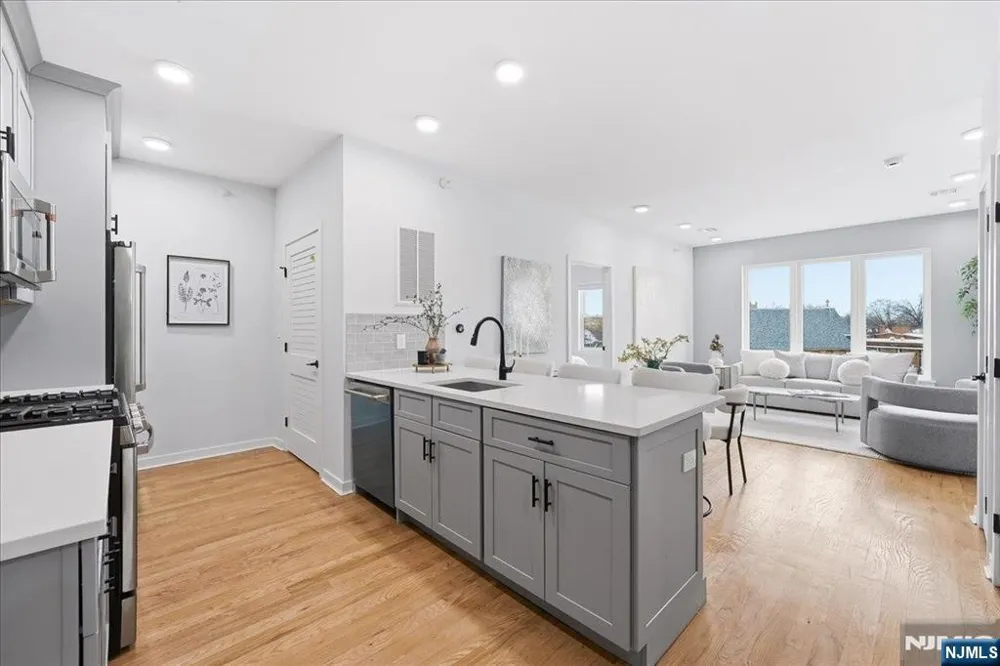 660 Bloomfield Avenue 402 Bloomfield, NJ 07003