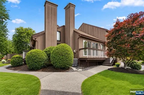 3144 Bloomingdale Drive