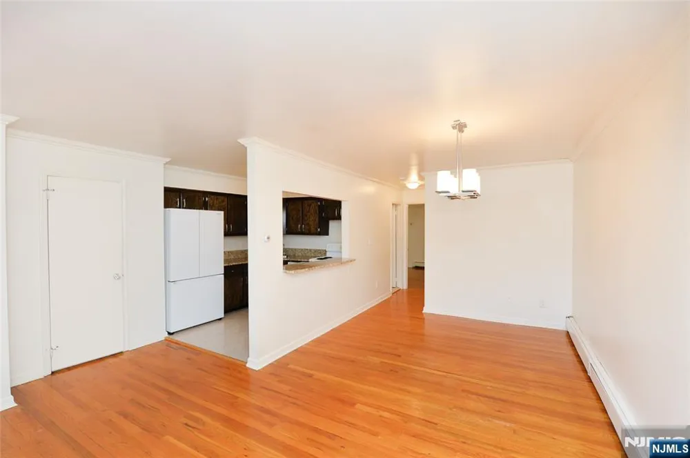 729 10th Street 2F Secaucus, NJ 07094