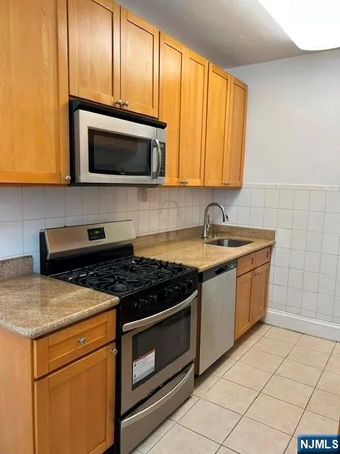 7427 Boulevard East a North Bergen, NJ 07047