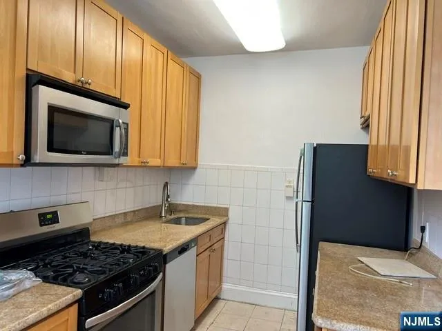 7427 Boulevard East a North Bergen, NJ 07047