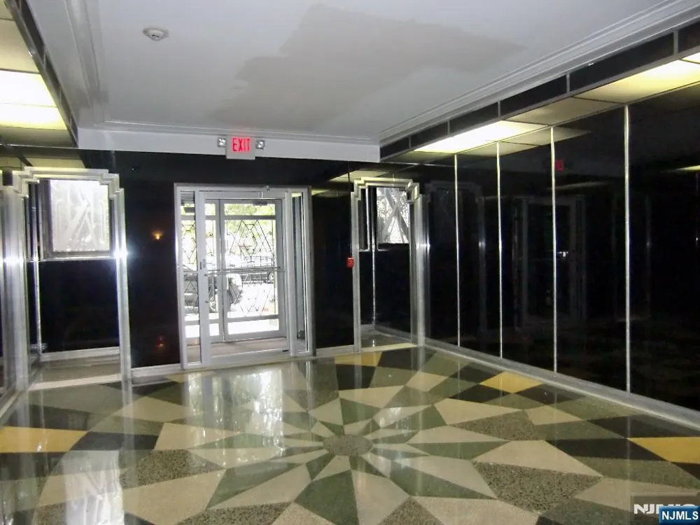 7427 Boulevard East a North Bergen, NJ 07047