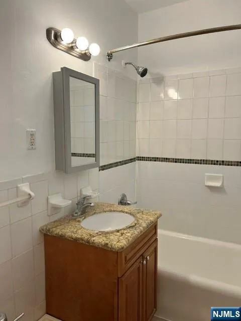 7427 Boulevard East a North Bergen, NJ 07047